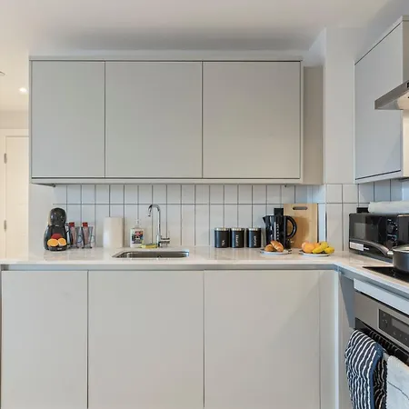Urban Meadow With Onstreet Park- Netflix Apartment Birmingham